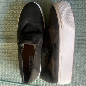 Gills Camouflage Flatform Sneakers-Steve Madden